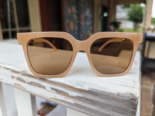 Camel Sunglasses With Gold Chain Arm-Apparel & Accessories > Clothing Accessories > Sunglasses-Quinn's Mercantile