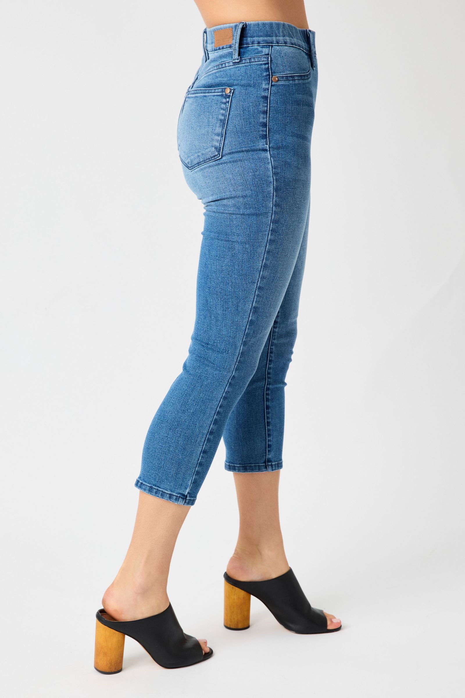 Pull on Capri Jeans-Apparel > Apparel & Accessories > Clothing > Pants-Quinn's Mercantile